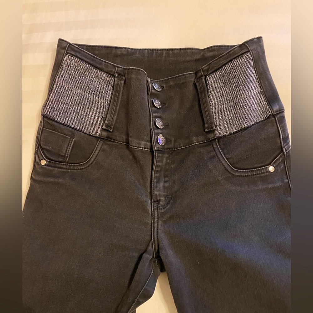 TISSINI High Rise Black Jeans with Silver Accents Columbian Lift Women’s Size 7